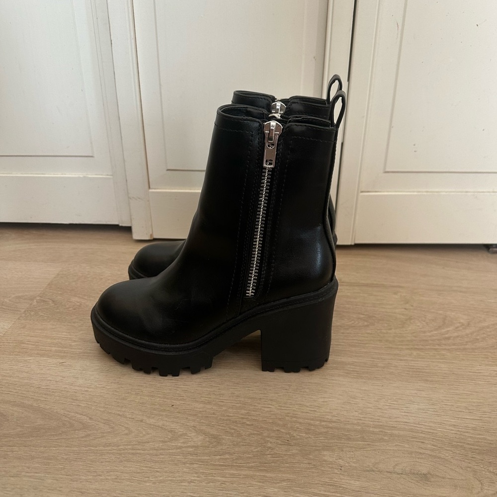 Black Chunky Heel Boots